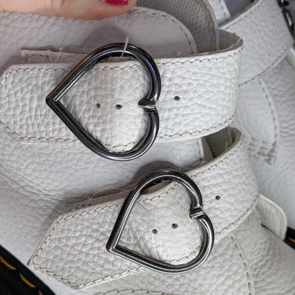 Doc Martens 'Devon Heart' Platform Boots (women's 9) - Picture 8 of 11